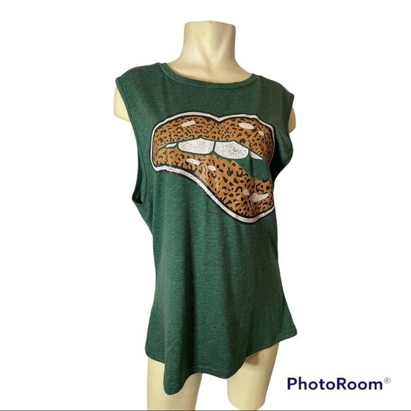 Amazon Tops - Women's Lips Graphic Green Muscle Tee Size Large